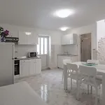 Rafaj Apartamento *